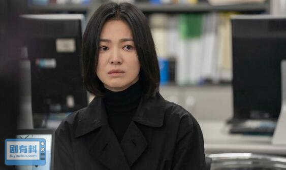 黑暗荣耀文东恩怎么当上班主任的