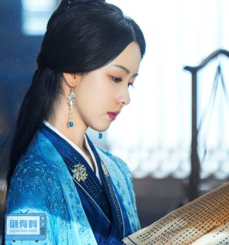 云之羽兰夫人喜欢的人是谁