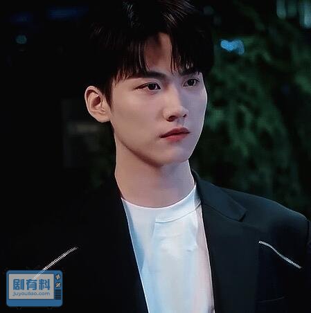 以爱为营易扬人物介绍