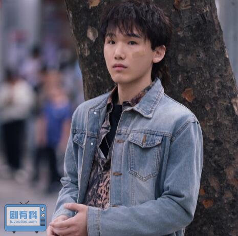 要久久爱蓝亦菲怎么了