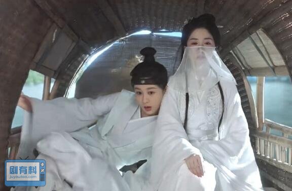 长相思小夭知道船上的女子是相柳吗